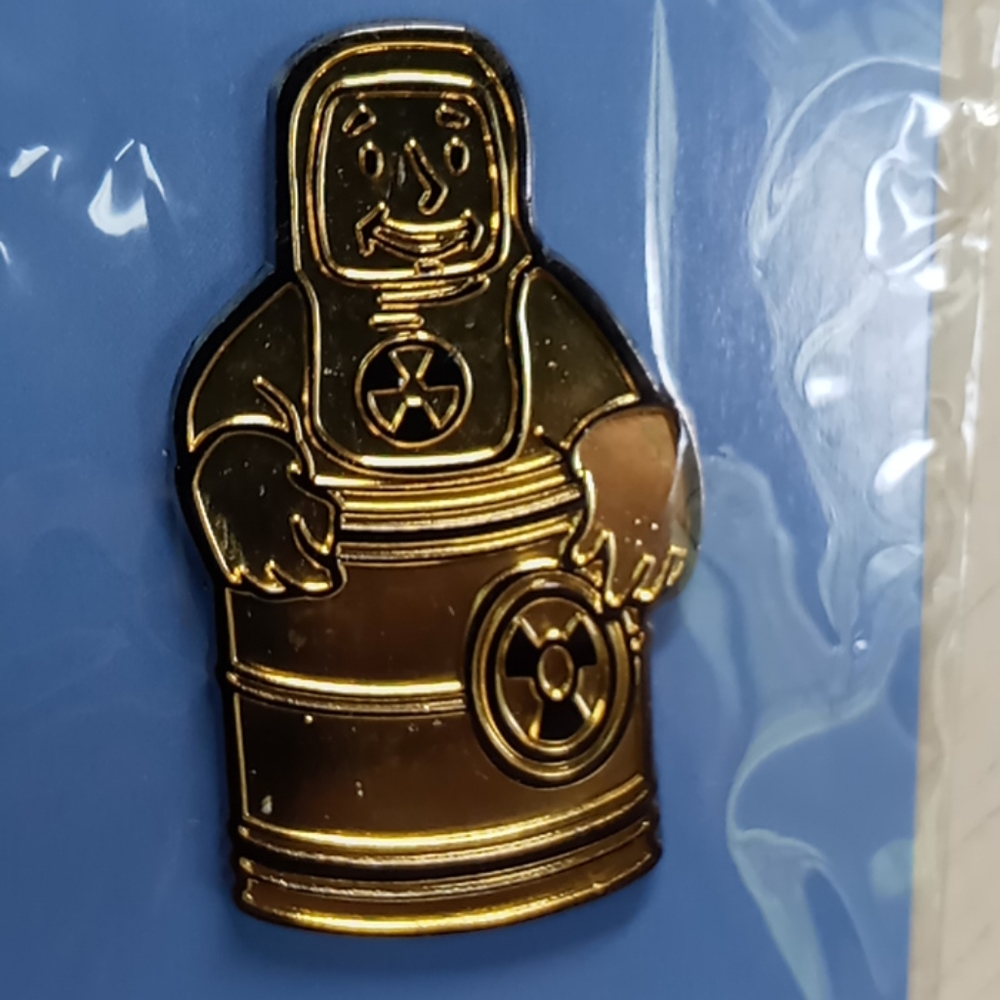 NIP Fallout #6 Pin - Picture 3 of 4